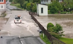 In Neuberg trat die Mürz über die Ufer, standen die Feuerwehren bis in die Nachtstunden im ...