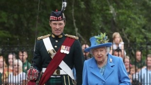 Seit er sowohl Königin Elizabeth als auch ihrem Sohn König Charles als persönlicher Kammerherr ...