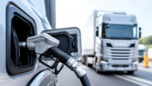 Zu Pfingsten verreisen viele Österreicherinnen und Österreicher mit dem Auto (Symbolbild). (Bild: PaulShlykov - stock.adobe.com)