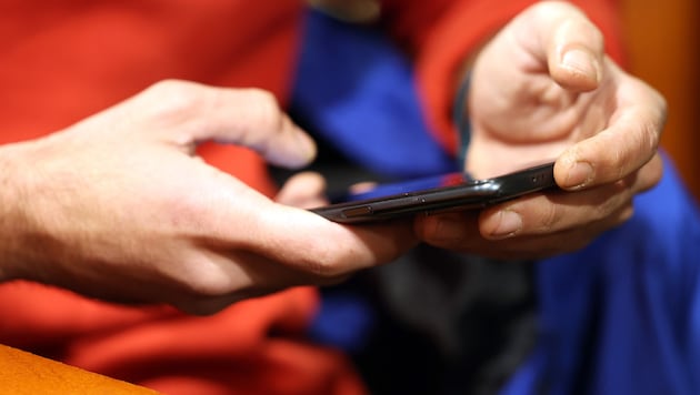 Erst das Handy des Mordopfers brachte Klarheit. Doch nicht die Polizei knackte es, sondern der Vater des Opfers selbst.