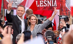 Wahlsieger Karol Nawrocki mit Ehefrau Marta