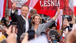 Wahlsieger Karol Nawrocki mit Ehefrau Marta