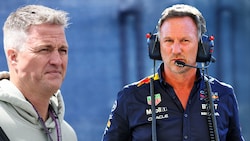 Ralf Schumacher hegt den Verdacht, Max Verstappen will in der Fahrer-WM nach unten rutschen. Ein völliger Blödsinn, so Christian Horner (r.). (Bild: GEPA)