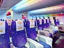 Die Bordbeleuchtung in allen Farben des Regenbogens (Bild: Scoot)