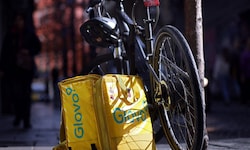 Der spanische Lieferdienst Glovo und der deutsche Essenslieferant Delivery Ho müssen Millionen ...