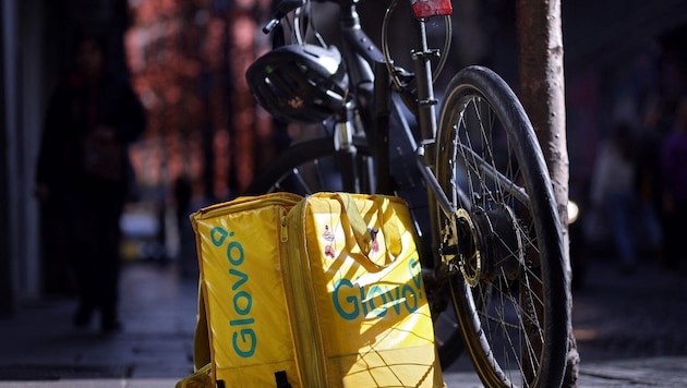 Der spanische Lieferdienst Glovo und der deutsche Essenslieferant Delivery Ho müssen Millionen Euro aufgrund eines illegalen Kartells zahlen (Symbolbild).