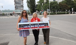 Stadträtin Ulli Sima (SPÖ), Wiener Stadtwerke-Vizechefin Martina Unterholzner mit Wiener ...