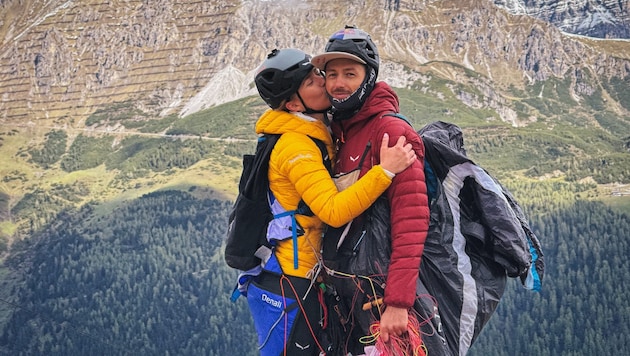 Vor dem Start gibt es für Red Bull Athlet Aaron ein Bussi 