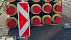Eine Leitbake benutzte der Rumäne als Waffe.