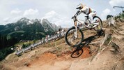 Vali Höll ist Österreichs Aushängeschild im Downhill Sport. 