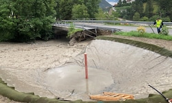 Unterspülte Reschenstraße: Nur eines von vielen Unwetterszenarien im Vorjahr. 