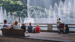 Schauplatz für die Millionen-Pleite: Die Alpin Family GmbH betreibt einen Großteil ihrer Unterkünfte rund um den Zeller See. (Bild: EXPA/ JFK, Krone KREATIV)