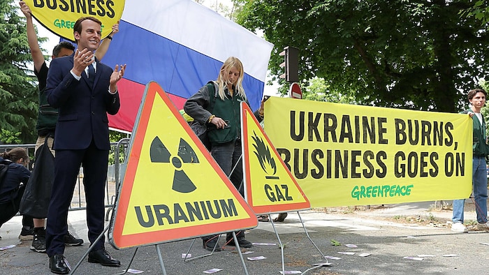 Greenpeace-Kritik: „Die Ukraine brennt, während die Geschäfte weiter laufen.“