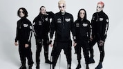 Keine Angst, die wollen nur spielen. Motionless In White rund um Frontmann Chris Cerulli (m.) kommen zum Nova Rock. (Bild: Roadrunner Records)