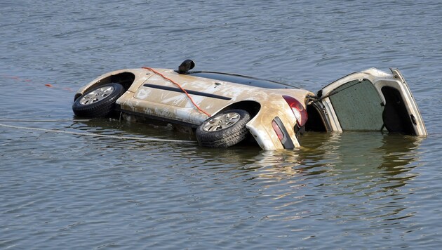 Die Ehefrau und die beiden Söhne ertranken. (Symbolbild)