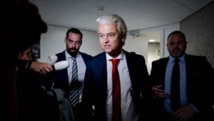 Die radikal-rechte Partei für die Freiheit (PVV) von Geert Wilders gehört als stärkste Kraft der Vier-Parteien-Koalition an. (Bild: AFP/ROBIN VAN LONKHUIJSEN)