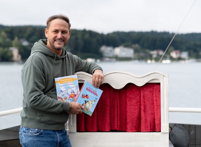 Leseonkel Christian liest aus zwei tollen Büchern.