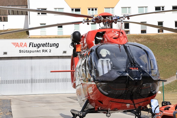 Der Stützpunkt der ARA Flugrettung in Reutte beim Krankenhaus bleibt wohl erhalten.