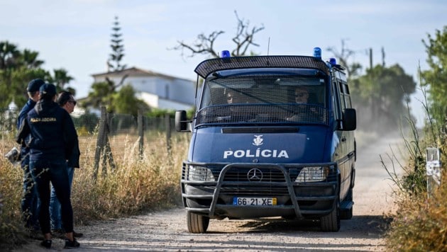 Dienstagfrüh trafen die Ermittler ein. (Bild: AFP/PATRICIA DE MELO MOREIRA) Dienstagfrüh trafen die Ermittler ein. (Bild: AFP/PATRICIA DE MELO MOREIRA)