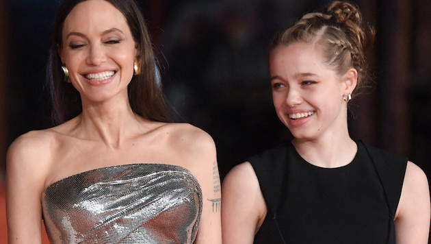 Angelina Jolies Tochter Shiloh hat sich nicht nur von Papas Nachname getrennt, sie nennt sich mittlerweile sogar nur noch Shi.
