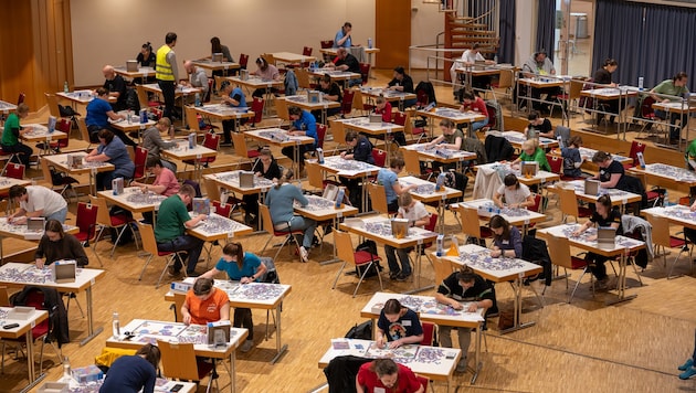 120 mal 60 Zentimeter sind die Wettbewerbstische groß, auch sonst gibt es ein strenges ...