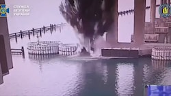 Detonation an der Brücke von Kertsch. (Bild: Screenshot/SBU, Krone KREATIV)