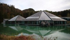 Die Zentrale von Red Bull in Fuschl am See in Salzburg.