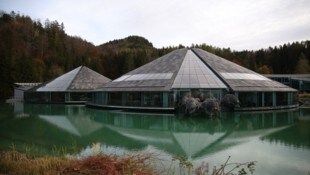 Der Red-Bull-Hauptsitz in Fuschl am See.