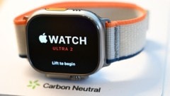 Apple bewirbt mehrere Modelle seiner Apple Watch seit 2023 als „CO2-neutral“.