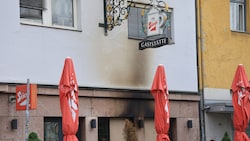 Zwei Tage nach der vorläufigen Schließung der Traditionsgaststätte zerstörte ein Feuer die ...