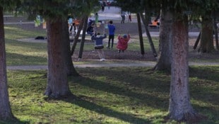 Wieder kam es zu einer blutigen Auseinandersetzung im Lehener Park in der Stadt Salzburg.