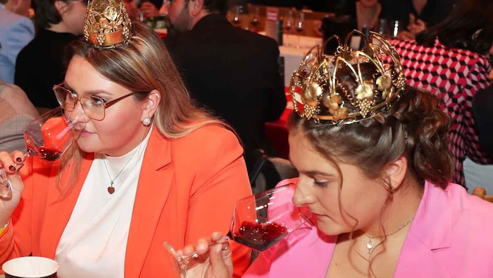 Gekrönte Häupter: Bei der Verleihung der Rot-Goldenen Traube will die Noch-Weinkönigin weiterhin dabei sein.