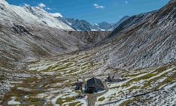 Die Fotomontage zeigt: Der vordere Teil des 2400 Meter hoch gelegenen Platzertals bleibt ...