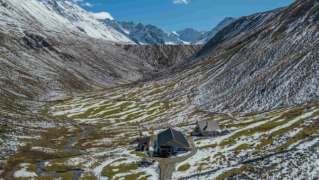 Die Fotomontage zeigt: Der vordere Teil des 2400 Meter hoch gelegenen Platzertals bleibt erhalten, der hintere wird geflutet. Dafür gibt es Weide-Ausgleichsflächen. 