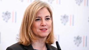 Die Außenministerin bringt vor 14 Jahren gestarteten Prozess zu Ende