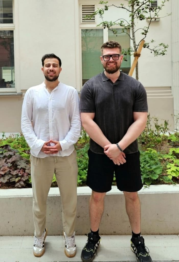 Physik-Master-Studenten Mert Tuncel (li.) und Julian Brandstätter. 