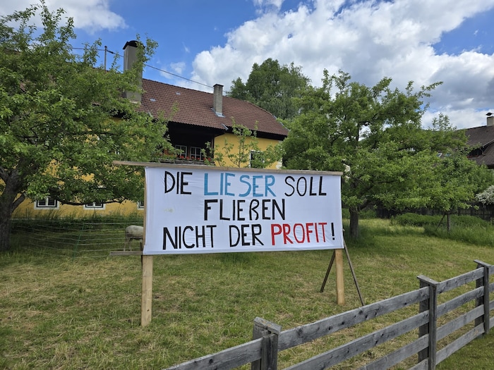 Projekt-Skeptiker stellten Plakate in Gmünd auf. 