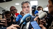 Ministerpräsident Dick Schoof sah sich zu diesem drastischen Schritt gezwungen. (Bild: EPA/REMKO DE WAAL)