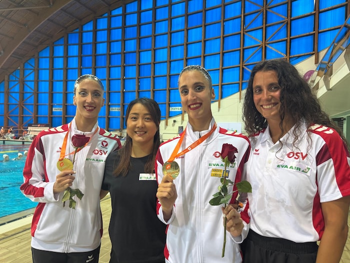 Die Alexandri-Schwestern suchen eine neue Trainerin, da Takako Nakajima zurück nach Japan geht.