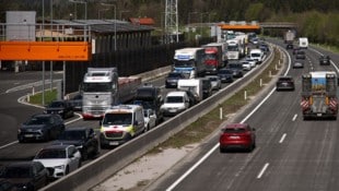 Richtung Süden wird es am kommenden Wochenende wieder lange Verzögerungen geben. (Bild: Tröster Andreas)