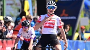 Erst im Herbst probierte es Mountainbikerin Katharina Sadnik erstmals auch bei Rennen auf der Straße und heimste mit dem Rennrad prompt Siege ein. (Bild: Cycling Austria/Eisenbauer)