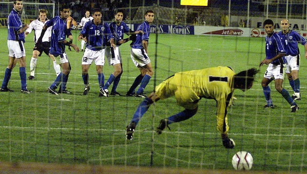 Näher als nach diesem Freistoß von Herzog gegen Israel war Österreich der WM seit 27 Jahren nicht.