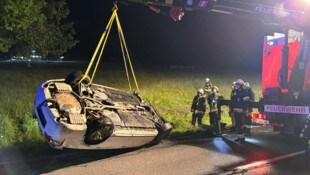 Der Wagen musste nach dem Unfall geborgen werden.