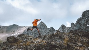 Der Wintersport wird in Zukunft eine kürzere Zeitspanne aufweisen – der Outdoor-Sport im Sommer wird dafür länger. (Bild: Natalia Kurzova)