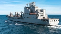 Das US-Marineschiff „Harvey Milk“ soll auf Wunsch des Verteidigungsministers Pete Hegseth ...