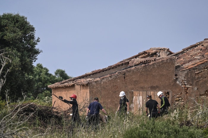 Altes Haus, neuer Einsatz – finden sie endlich eine Spur? Seit dem 3. Juni durchkämmen Ermittler im Süden Portugals erneut die Gegend um ein Haus, in dem Christian B. einst gewohnt haben soll.