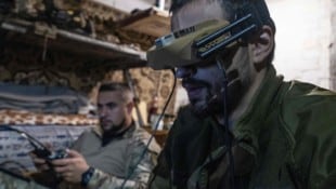 Alle 117 Drohnen wurden beim großangelegten Schlag gegen Russland per Hand in ihre Ziele gesteuert. (Bild: AFP/IRYNA RYBAKOVA)