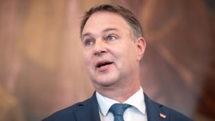 SPÖ-Chef Andreas Babler spricht von einzelnen Meinungen. Er sieht keine Änderung der ...