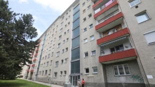 In diesem Gemeindebau kam es zu den schrecklichen Szenen.