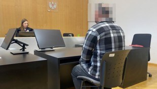 Der Angeklagte bekannte sich nur teilweise schuldig. Er soll sich provoziert gefühlt haben.